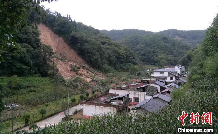 巴中通江县空山镇五福村二社柒家坝一处非地质灾害监测点突发山体滑坡