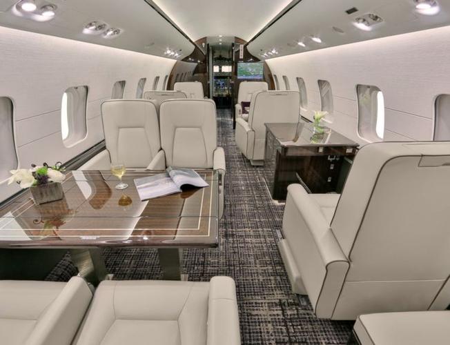 股神巴菲特都青睐的大型豪华私人飞机,里面连厕所都有
