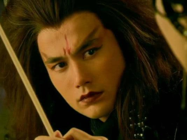 有种"整容"叫《仙剑三》的重楼,如今穿上西装,帅成韩国欧巴