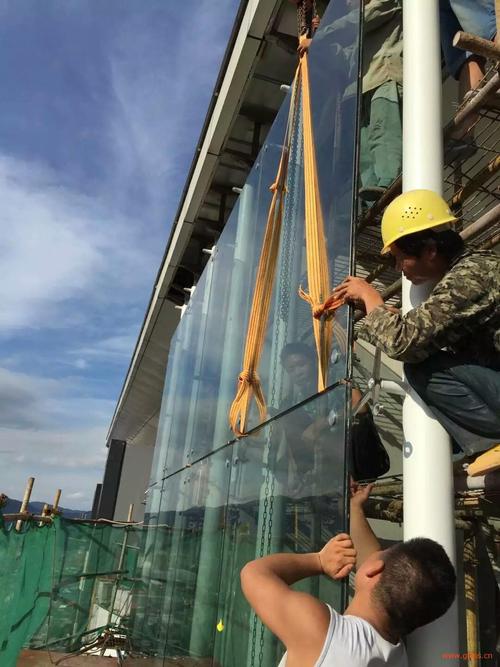 点式幕墙玻璃更换安装