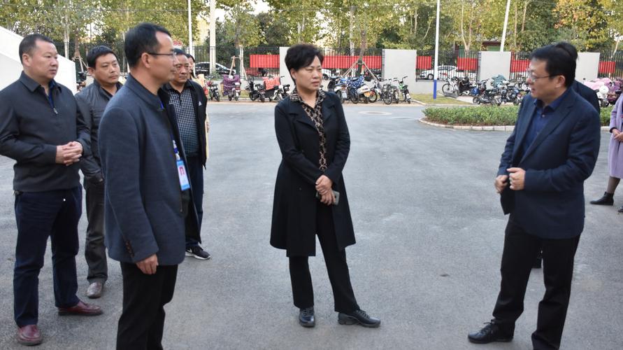 贺县长莅临唐河县二初中检查指导工作