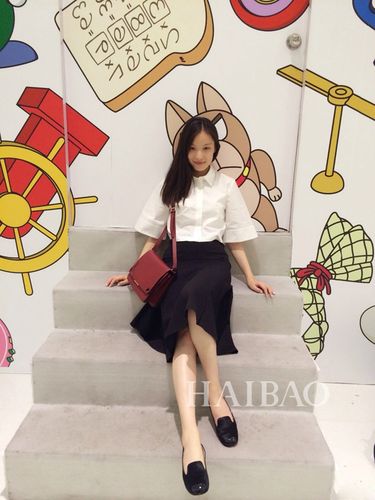 穿衣自有想法     图片来自明星微博,instagram 声明:以上倪妮上演