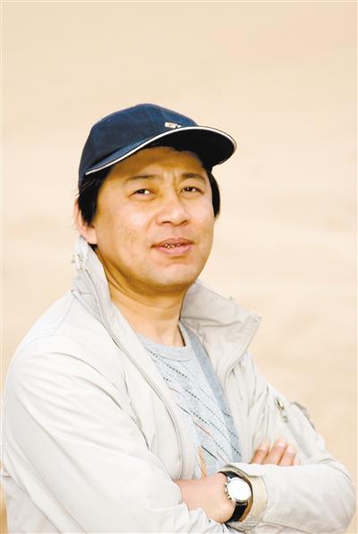 吴健:倾注一生 用镜头与敦煌石窟对话