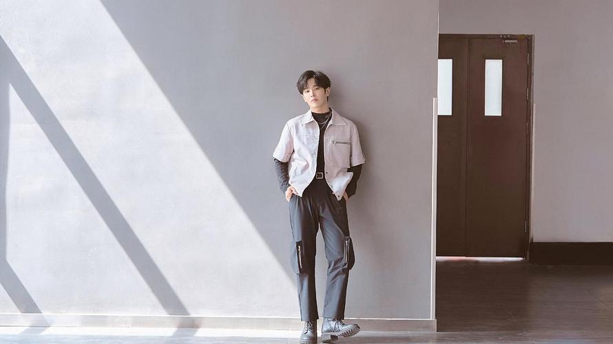 李汶翰全身照好好看.我的新壁纸"嘻嘻"