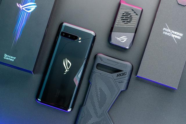 rog phone3抢先看:安兔兔跑分达65万分,顶级游戏手机3999元起