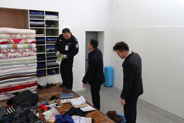 我院驻所检察室联合看守所开展节前安全大检查