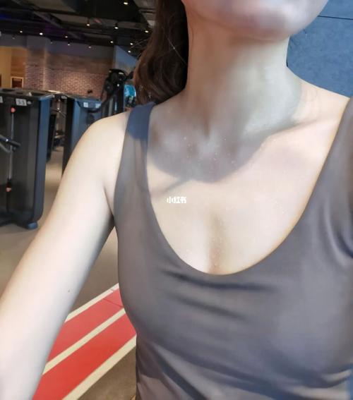 今日份大汗淋漓_私教课_运动_健身_抗糖_工作_甜品_axxzia怎么样_见人