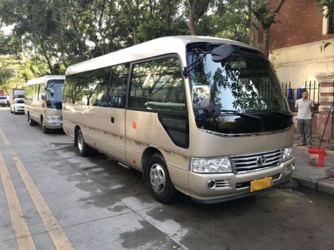 深圳布吉22座中巴车机场接送