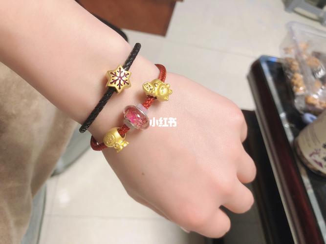 周生生转运珠_转运珠_周生生怎么样_搭配_周生生转运珠_时尚_配饰