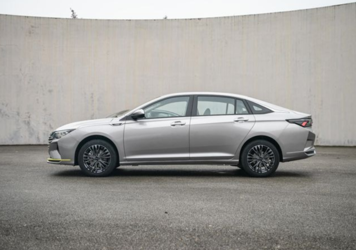 【e汽车】东风风神奕炫max正式下线 预售 9.79万起