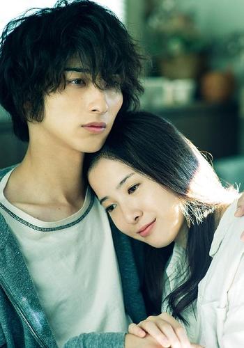 你的眼睛在追问剧照