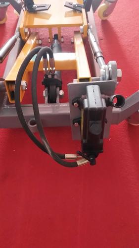 5吨变速箱托架(托盘可调型