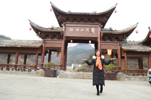 汉阴健康快乐群一行7车35人,在庆冬至活动之余,自驾游玩双河口古镇