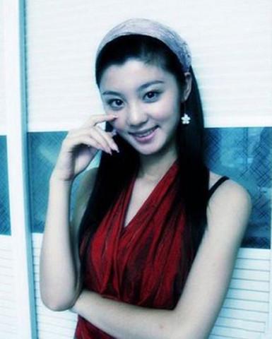 费沁雯自拍写真图片