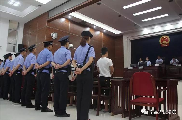 扫黑除恶南县法院公开宣判一起涉恶案件五名被告均被判处监禁刑