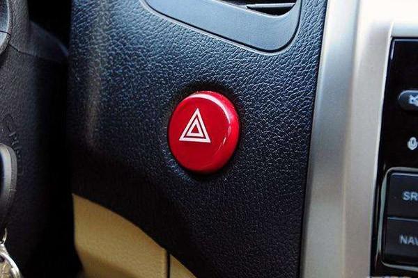 一:立即打开应急灯