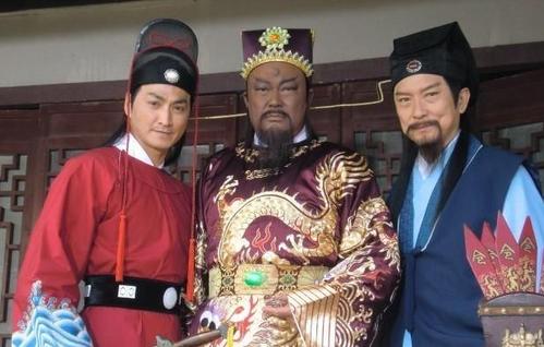 同是金超群主演的《包青天》,第一版最受欢迎,是怀旧心在作祟吗