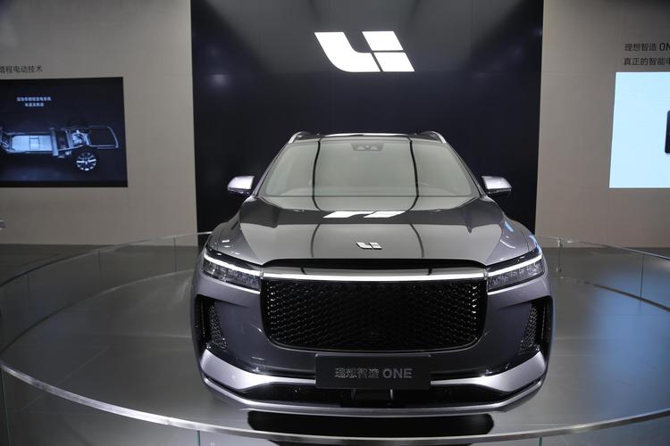 理想智造one 智能电动车,综合续航700km,车展实拍!