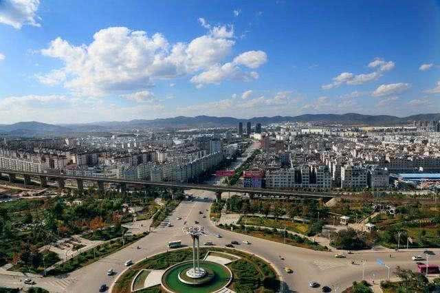 云南第二大经济体:不是丽江大理,房价适宜6次入选十佳宜居城市