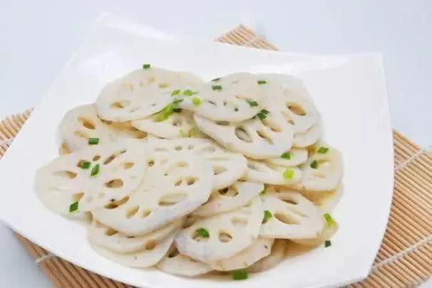 美食推荐:小炒牛肉条,清炒莲藕,小炒五花肉,榨菜鸡丁