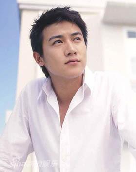 王力宏白衬衫亮相好声音 穿白衬衫也惊艳的男神
