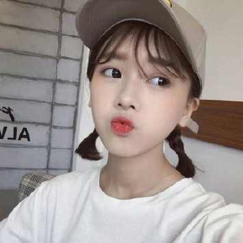 qq麻花辫女生头像