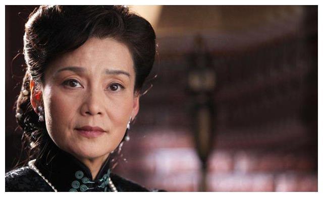 潘虹:丈夫爱上小21岁王小丫,婉拒朱军表白,一生无子终