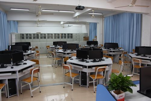 汕尾市职业技术学院加强实训基地建设为专业建设内涵发展提供动力