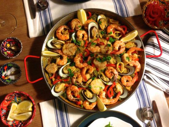 代表菜:红粉汤,西班牙红肠,藏红花饭.