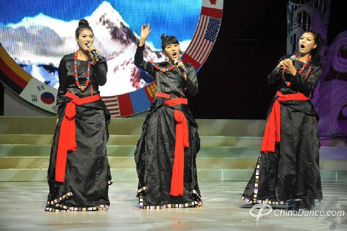 雪莲三姐妹组合的演艺经历