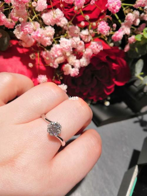 戴梦得曼卡龙神圣之光钻戒95_钻戒_曼卡龙怎么样_时尚_配饰