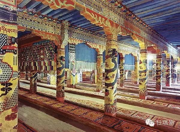 大经堂   小花寺    小花寺又名长寿佛殿,是为七世达速喇嘛念长寿经而