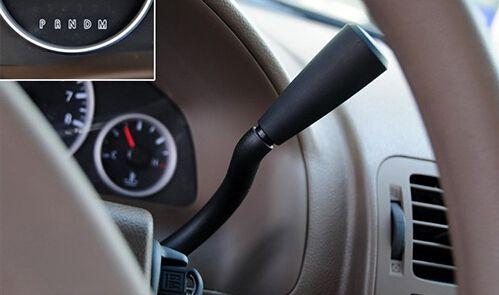 这种阶梯式的设计(也叫蛇形档位),也是自动挡车型非常常见的一种档位