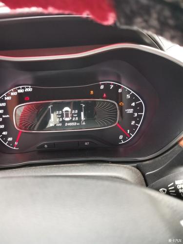 > 宝骏510防侧滑灯亮了,油给不上,怎么回事,求教