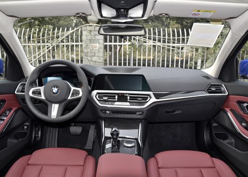 宝马3系换代后内饰