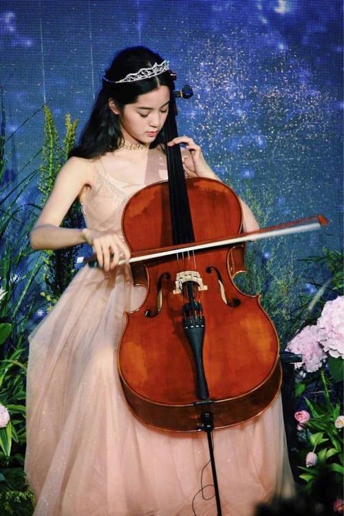 欧阳娜娜# 喜欢看你拉大提琴时的样子