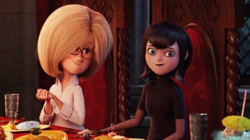 精灵旅社梅菲斯邀请了自己的爷爷瓦拉德参加派对德古拉受惊吓