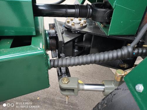 盘式拖拉机制动系统有液压式制动,断气刹制动,单泵液压制动,双泵液压