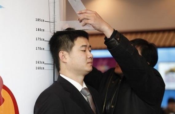 中国成年人平均身高男性167.1厘米 女性155.8厘米