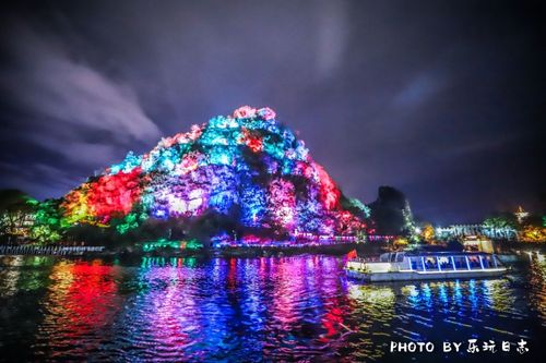 要想前一步体验山水夜 桂林 的魅力,就要夜游两江四湖了.
