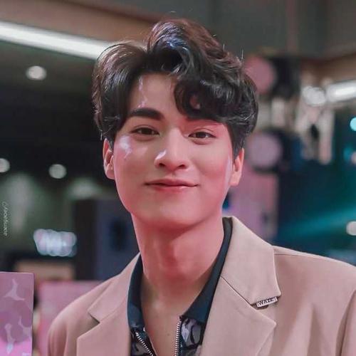 的婚礼 糕糕笑起来很甜哒 接下来轮到mew(哥哥)了 这张也是我的头像哦