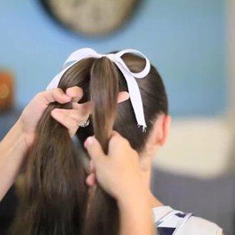 小女孩的长直发怎样扎才能好看 直中长发简单扎头发