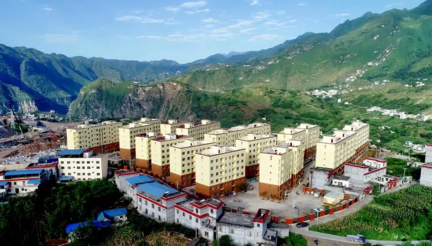 步履坚实踏歌行雷波县70年发展变迁记