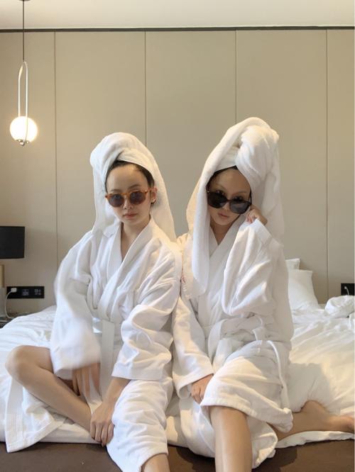 解锁99室内浴袍照_浴巾_口红_浴袍照_摄影_摄影技巧_拍照技巧