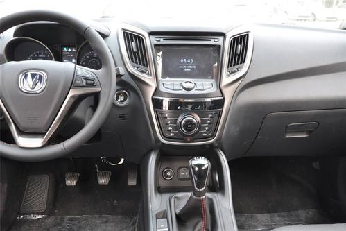 长安cs75中控台正面