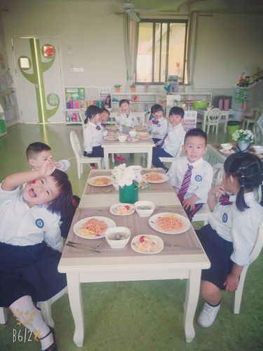 义乌市江东优凯幼儿园 国际b班――"相约金秋,喜迎国庆"暨西餐日活动