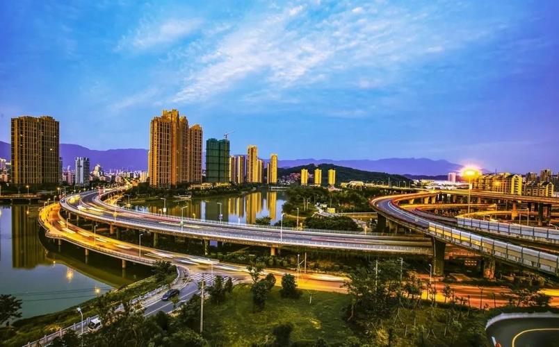 在6城区及高新区中,晋安区4月份空气质量排名位居第一,1-4月份空气