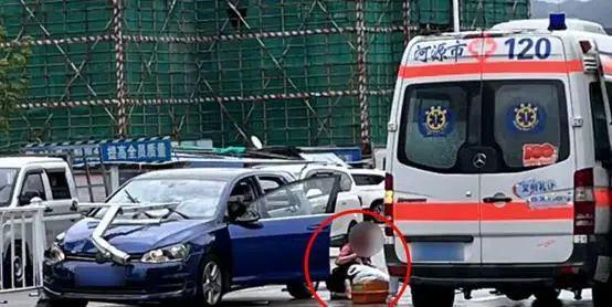 惊险女子驾车撞护栏左脸被铁杆穿透