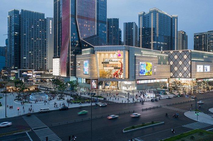 全国首展亮相公园里的天街成都西宸天街更新城西商业封面