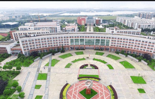 武汉商学院是武汉四所市级大学之一.